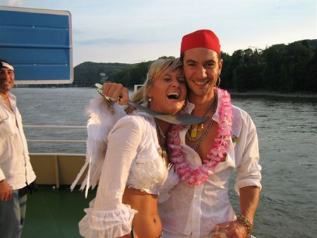 a7033591156346389-8811